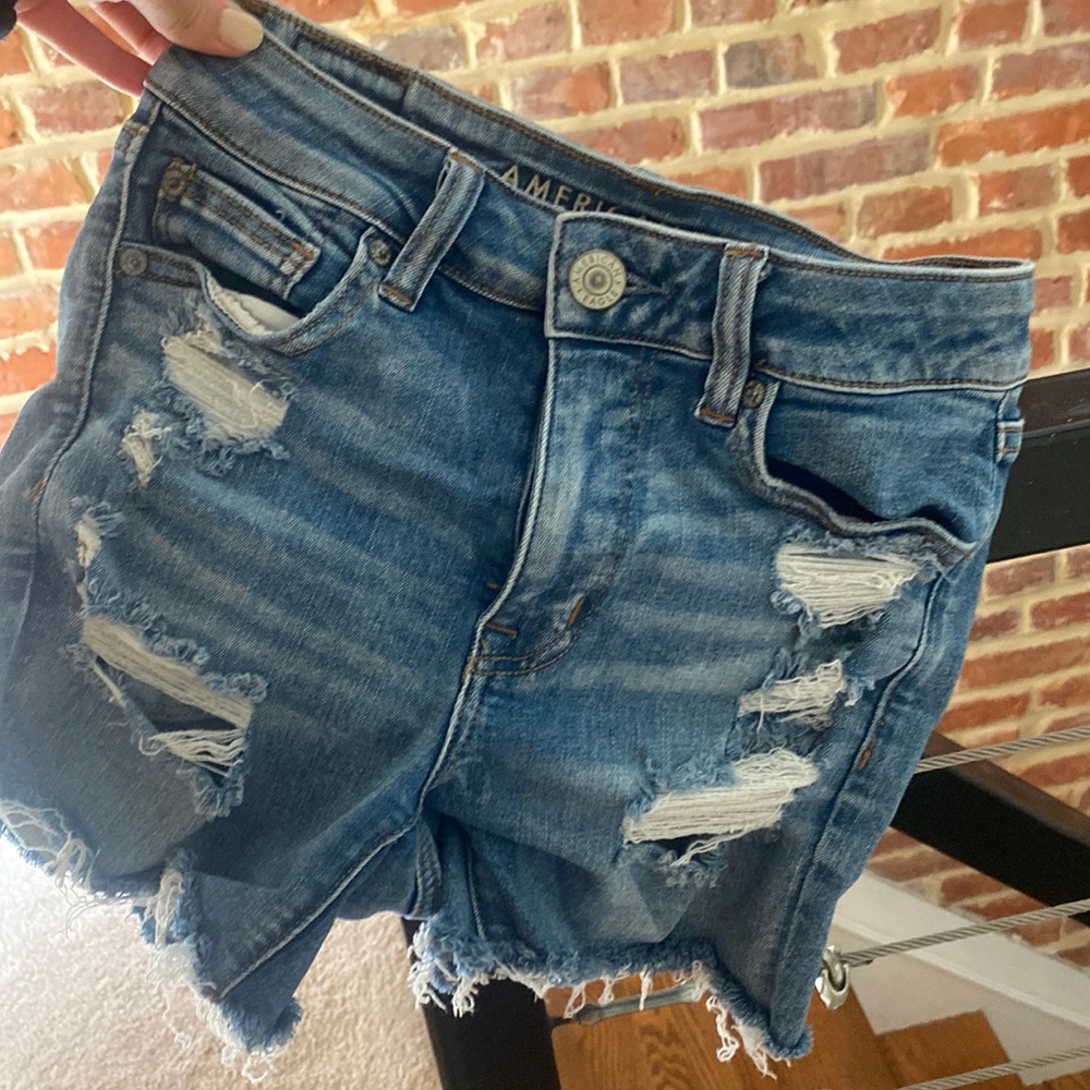 American Eagle Distressed Hi Rise Shortie 🩳
